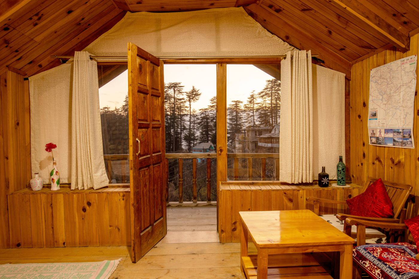 images/room/family-suite-with-balcony6.jpg
