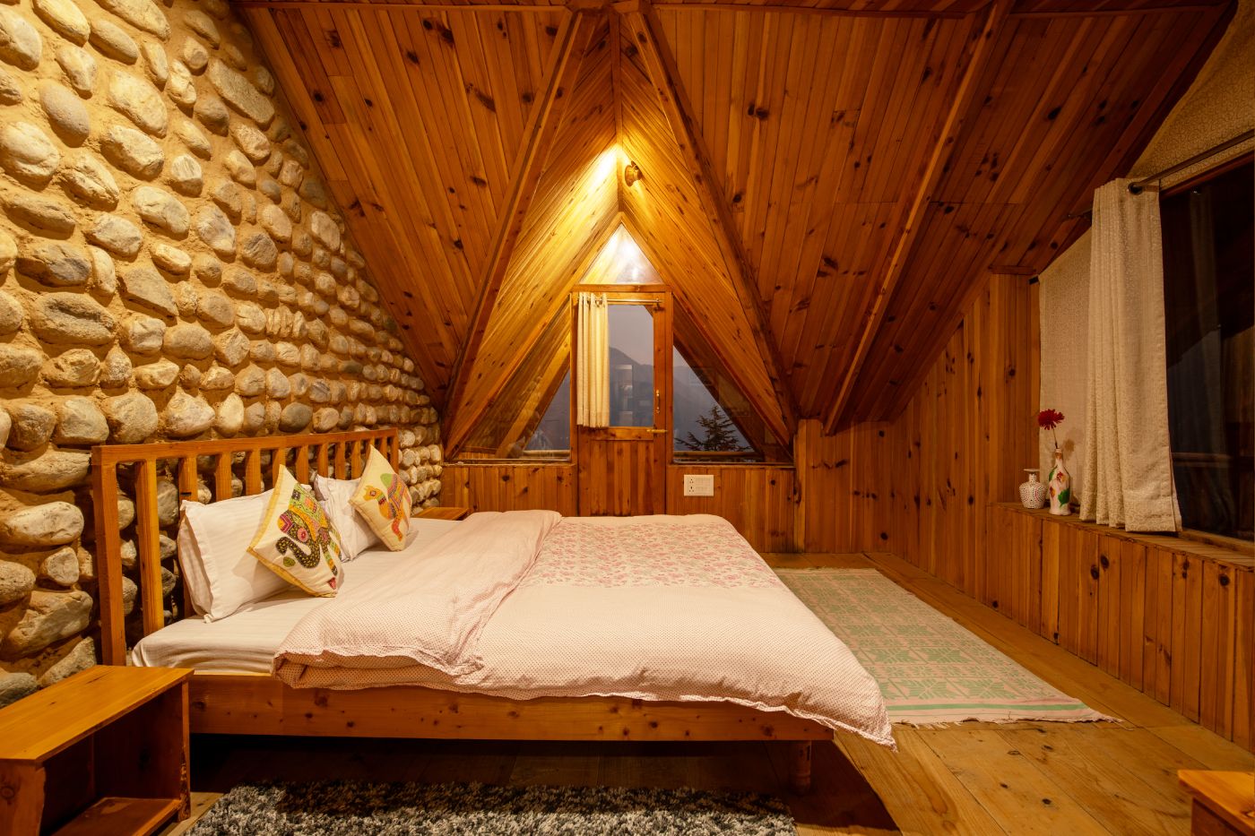 images/room/family-suite-with-balcony7.jpg
