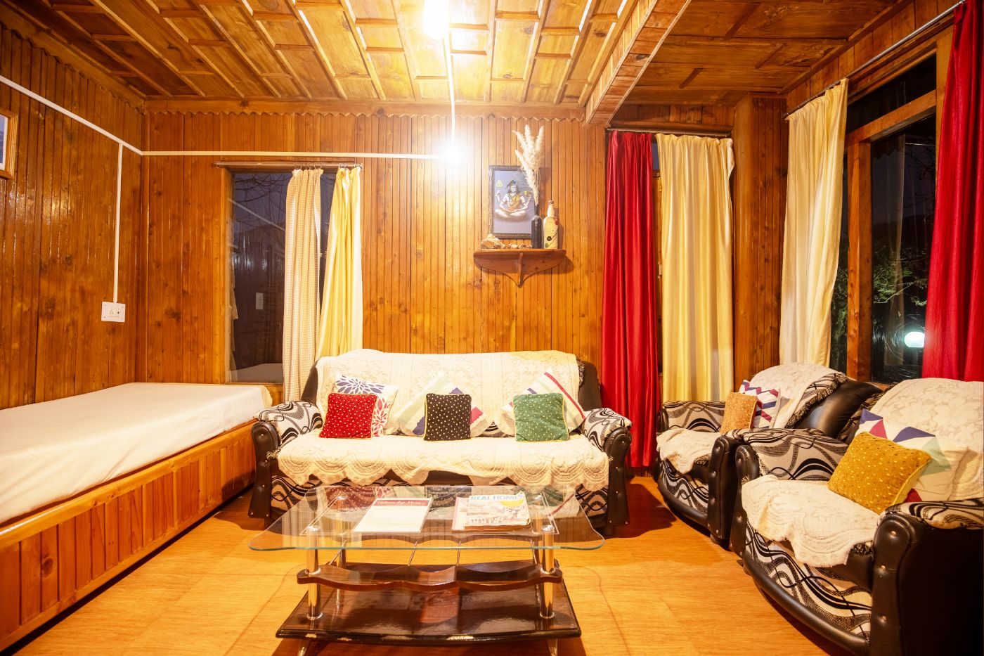 images/room/super-deluxe-bed-room-with-garden2.jpg
