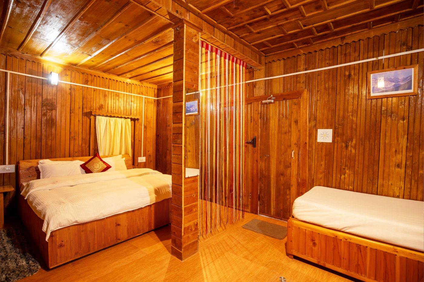 images/room/super-deluxe-bed-room-with-garden3.jpg